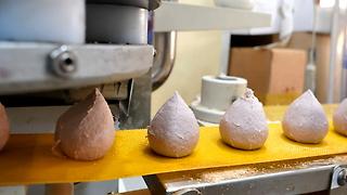 수원인계동 할아버지 계란빵 / Grandpa Korean Egg Bread / 한국 길거리 음식 - Kakaotv