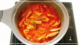 모둠전찌개 만드는법 김치찌개 황금레시피 만들기 명절 남은 음식 맛있게 하는법 - Kakaotv