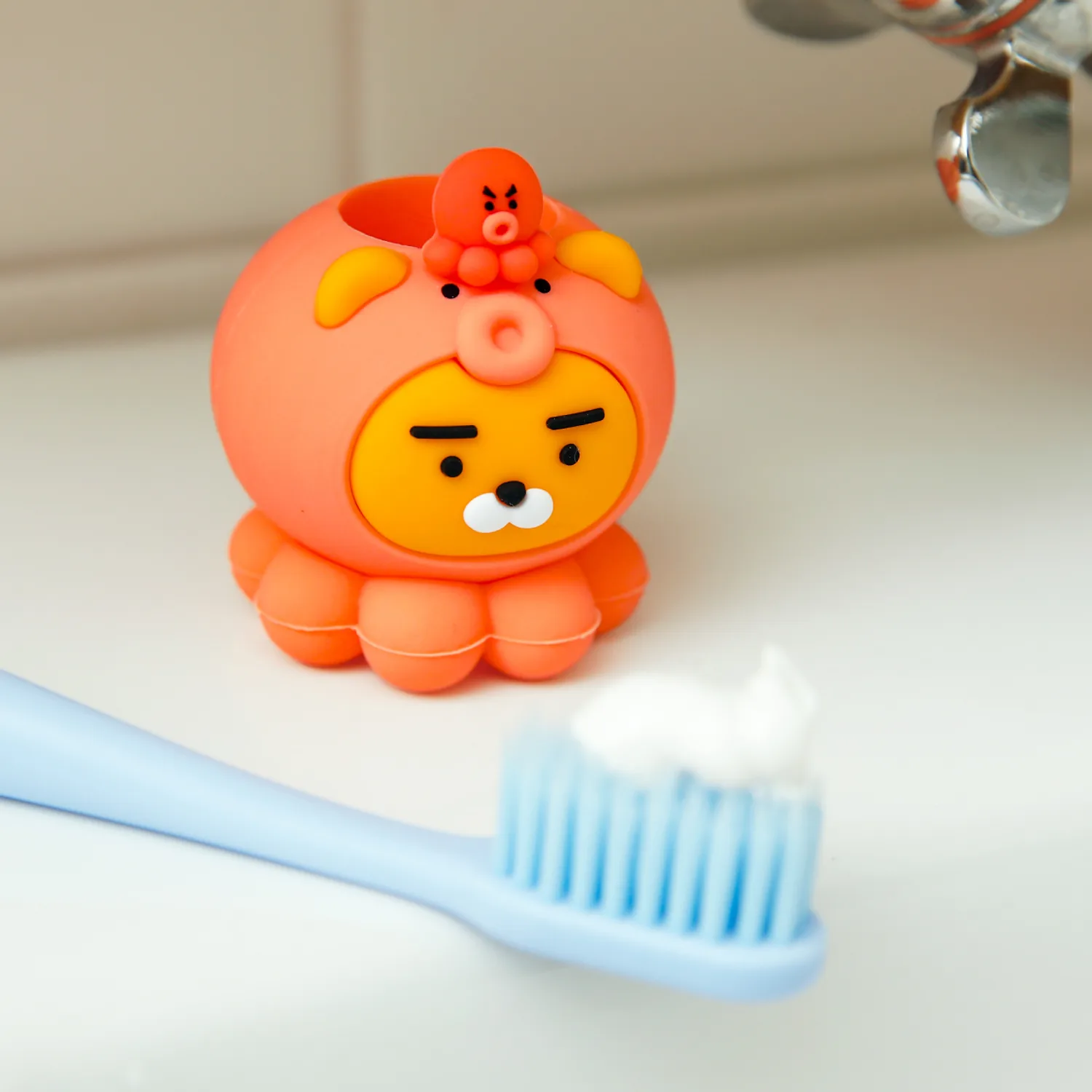 Octopus Toothbrush Holder_Ryan