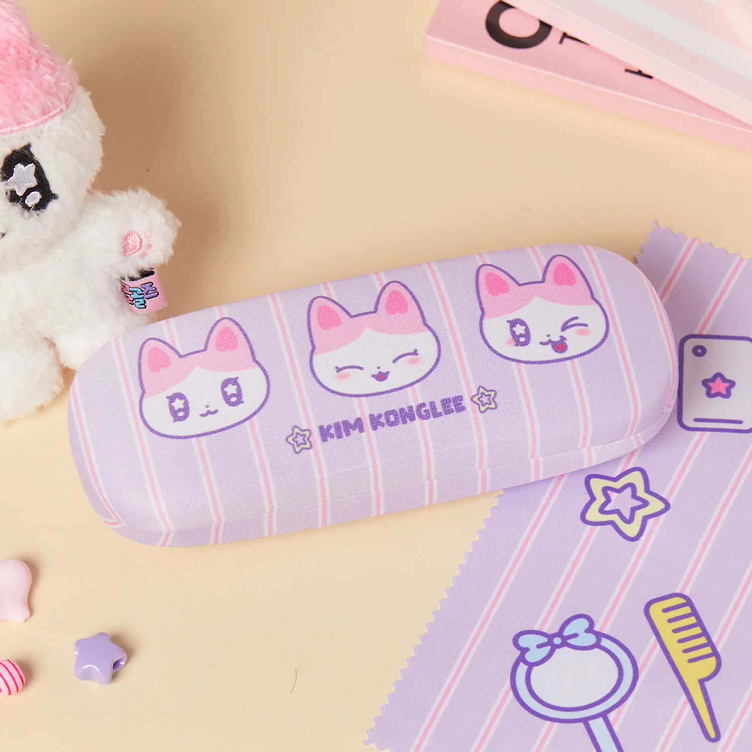 Golgolz Glasses Case_Kim Kong-yi