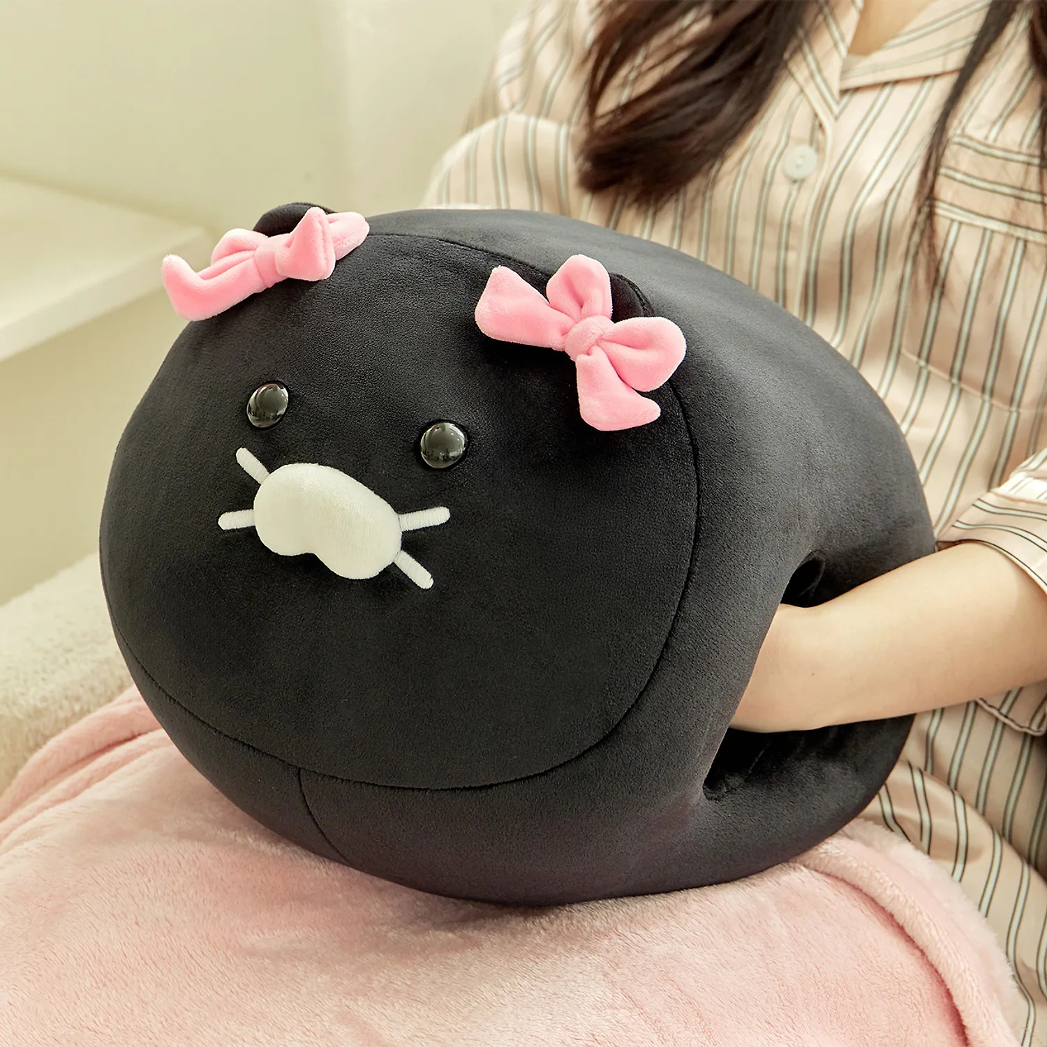 Black Chun Hand Warmer Cushion