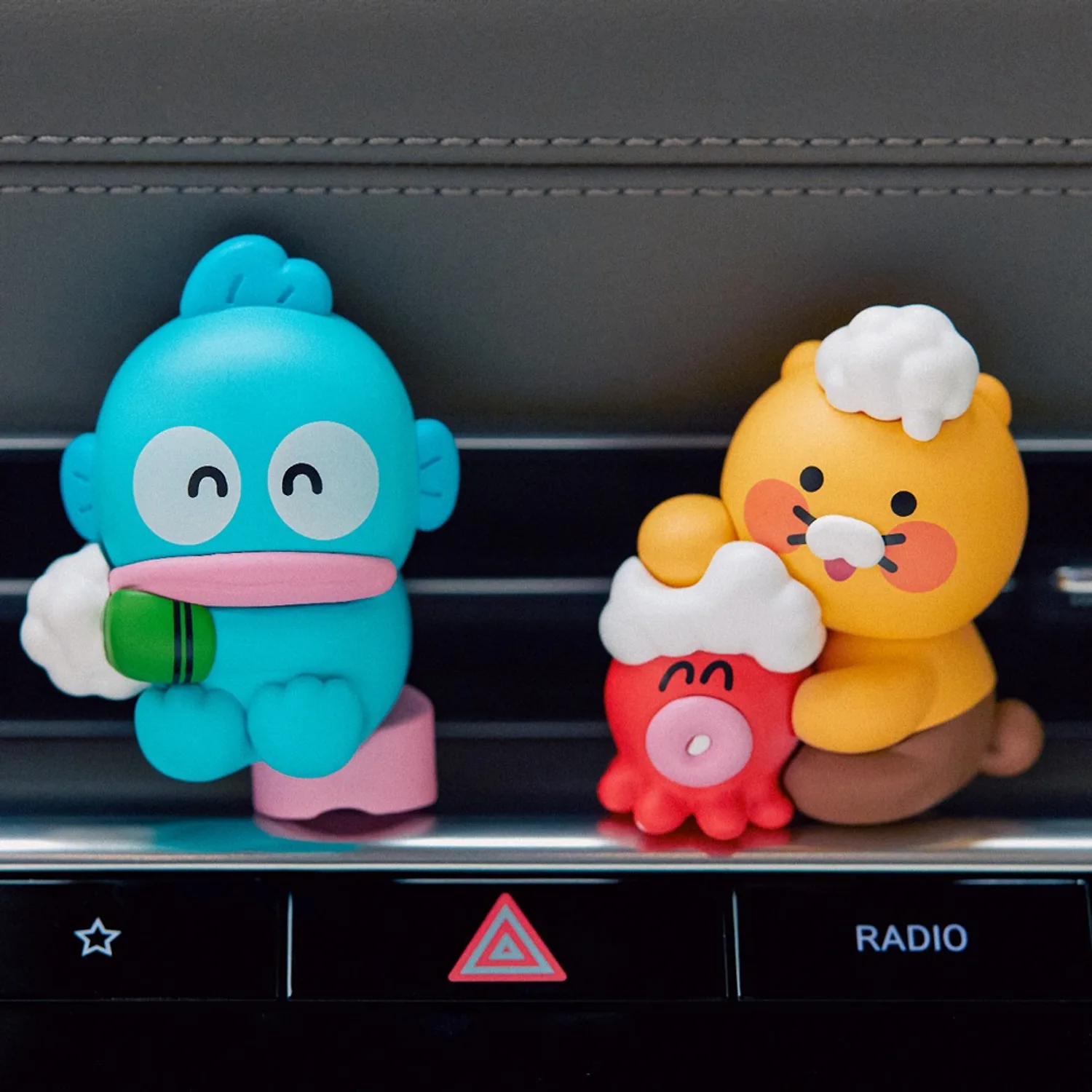 Han Kyo-dong X Friends car air freshener figure set_Chunsik