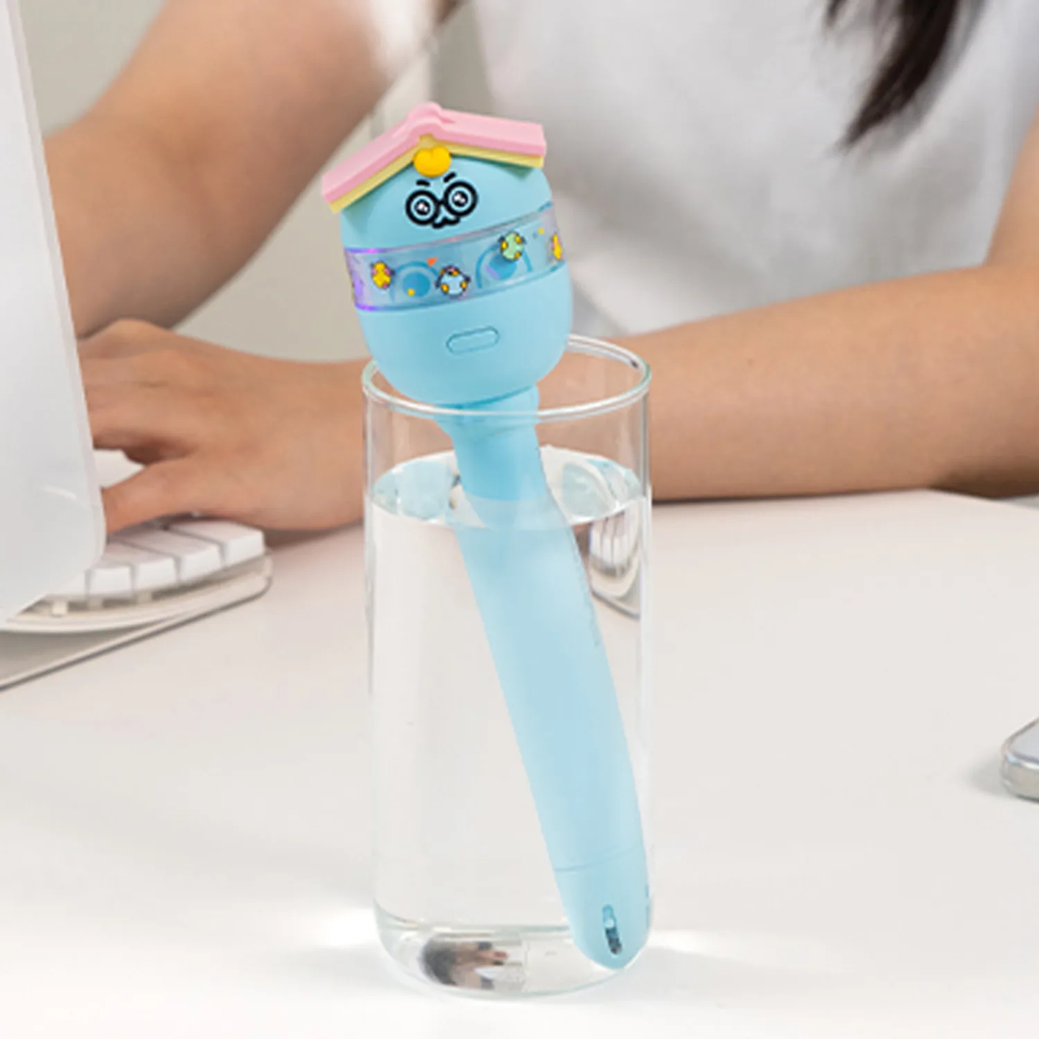 Niniz Aqua Bottle Stick Cordless Humidifier_Ban Chang Chun