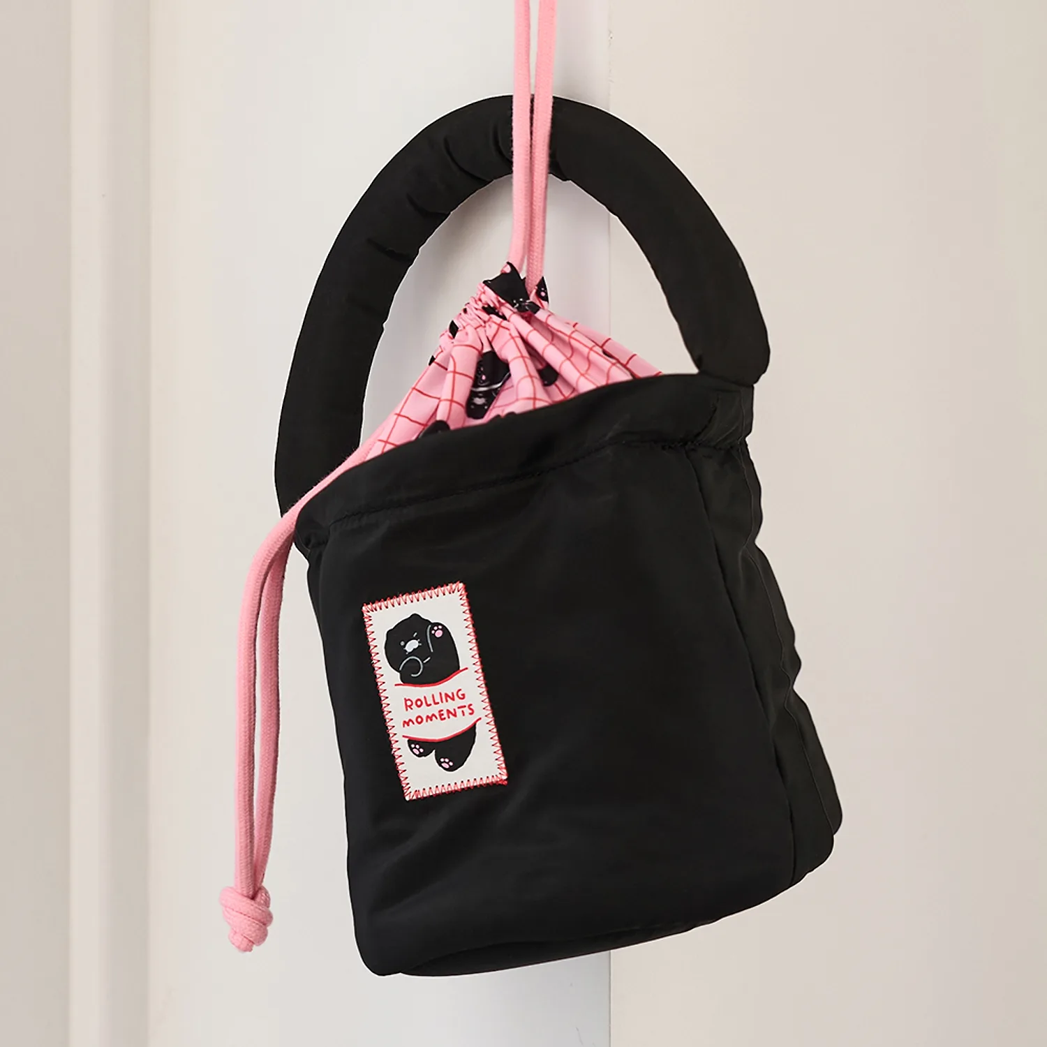 Black Chun Padded Pouch Bag_Chun Shiki