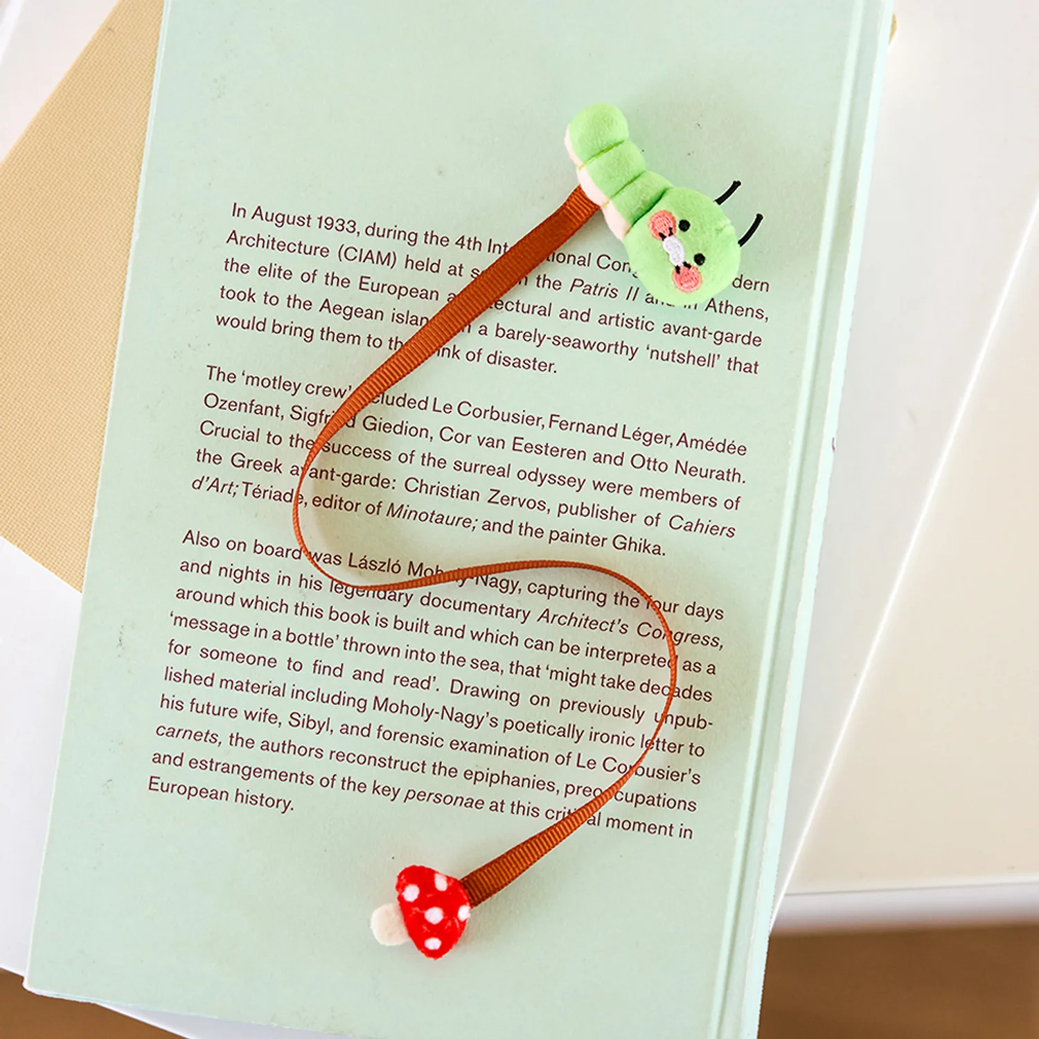 Chunwriggle Bookworm Bookmark_Chunsik