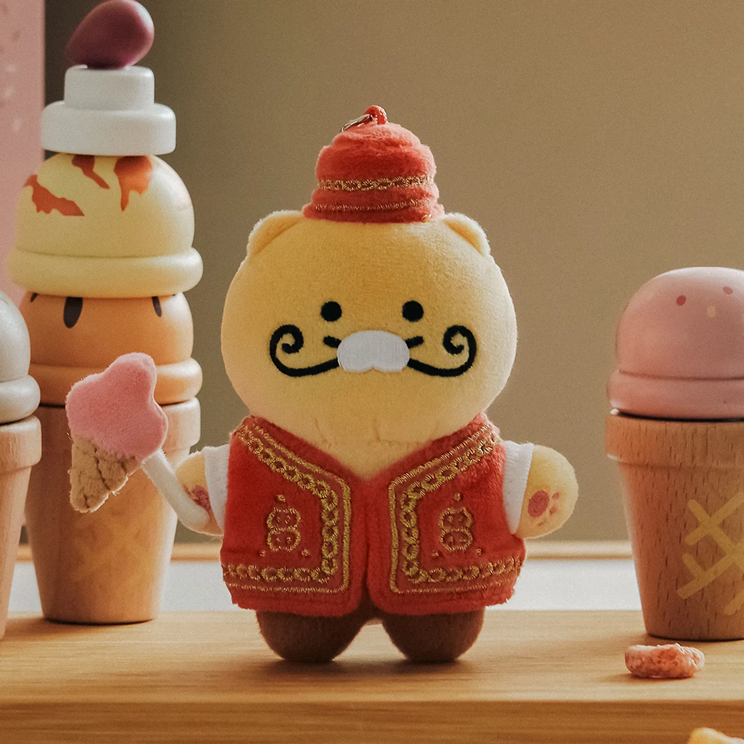 Chunsik World Tour Türkiye Ice Cream Keyring Doll_Chunsik