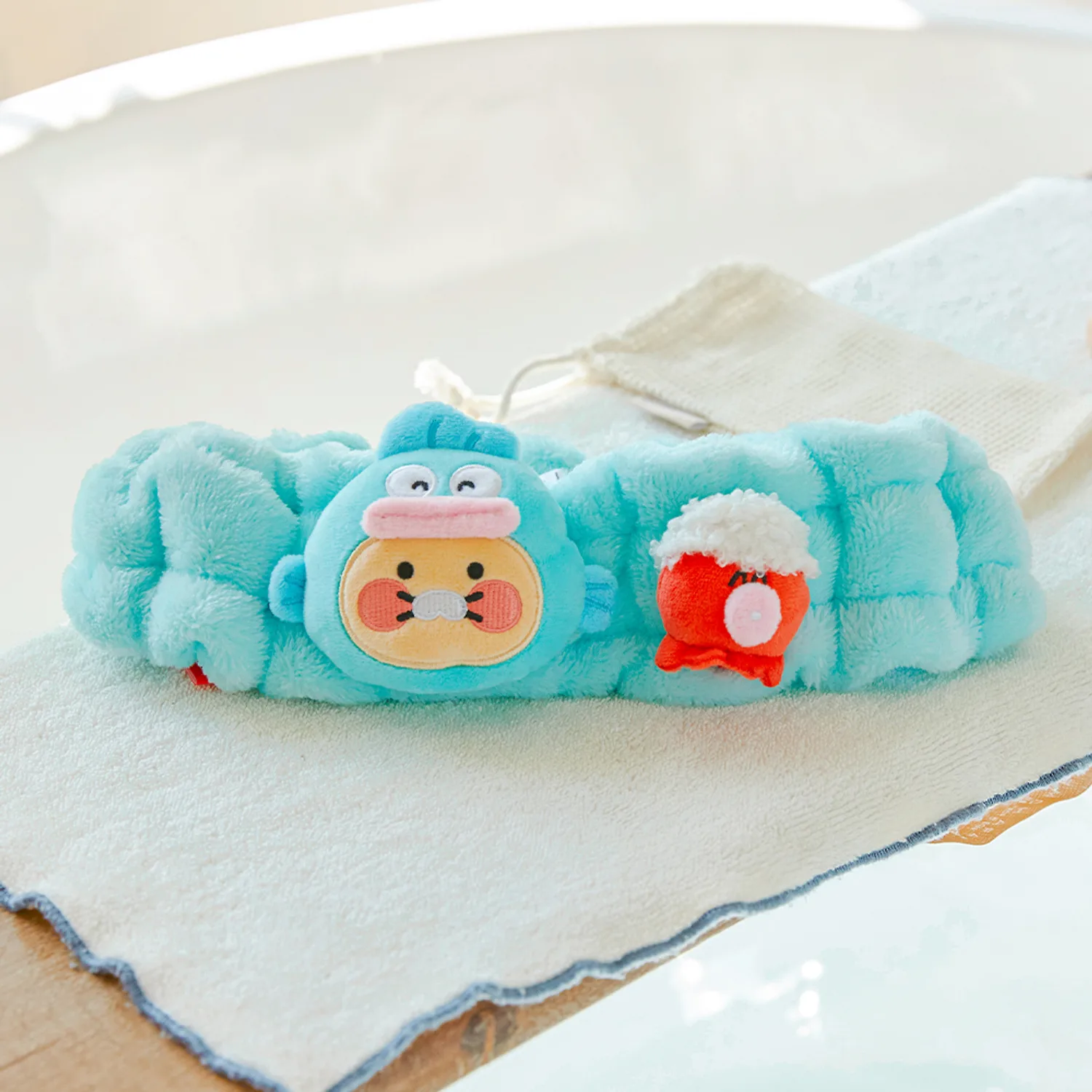 Hangyo-dong X Friends Face Wash Band_Chunsik