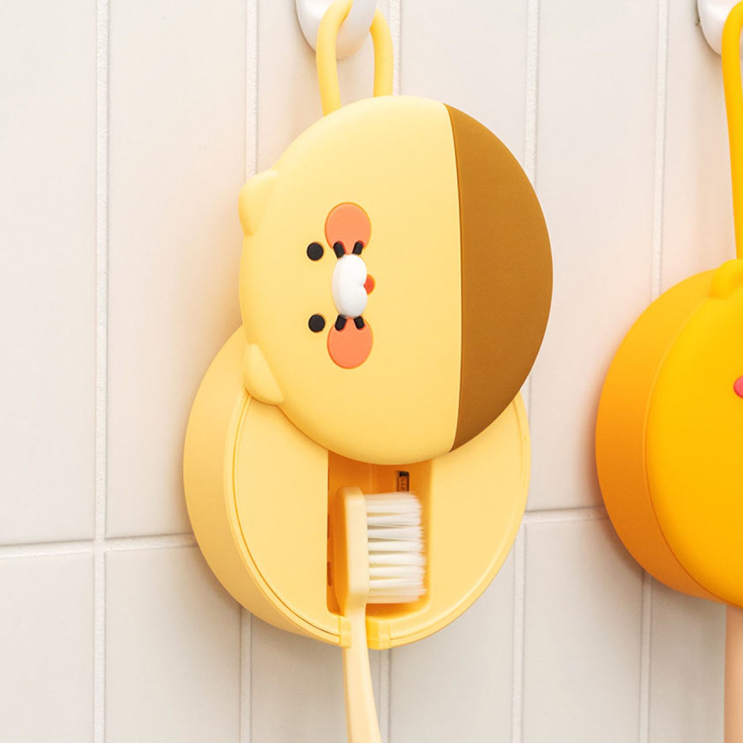 Egg capsule UV toothbrush sterilizer