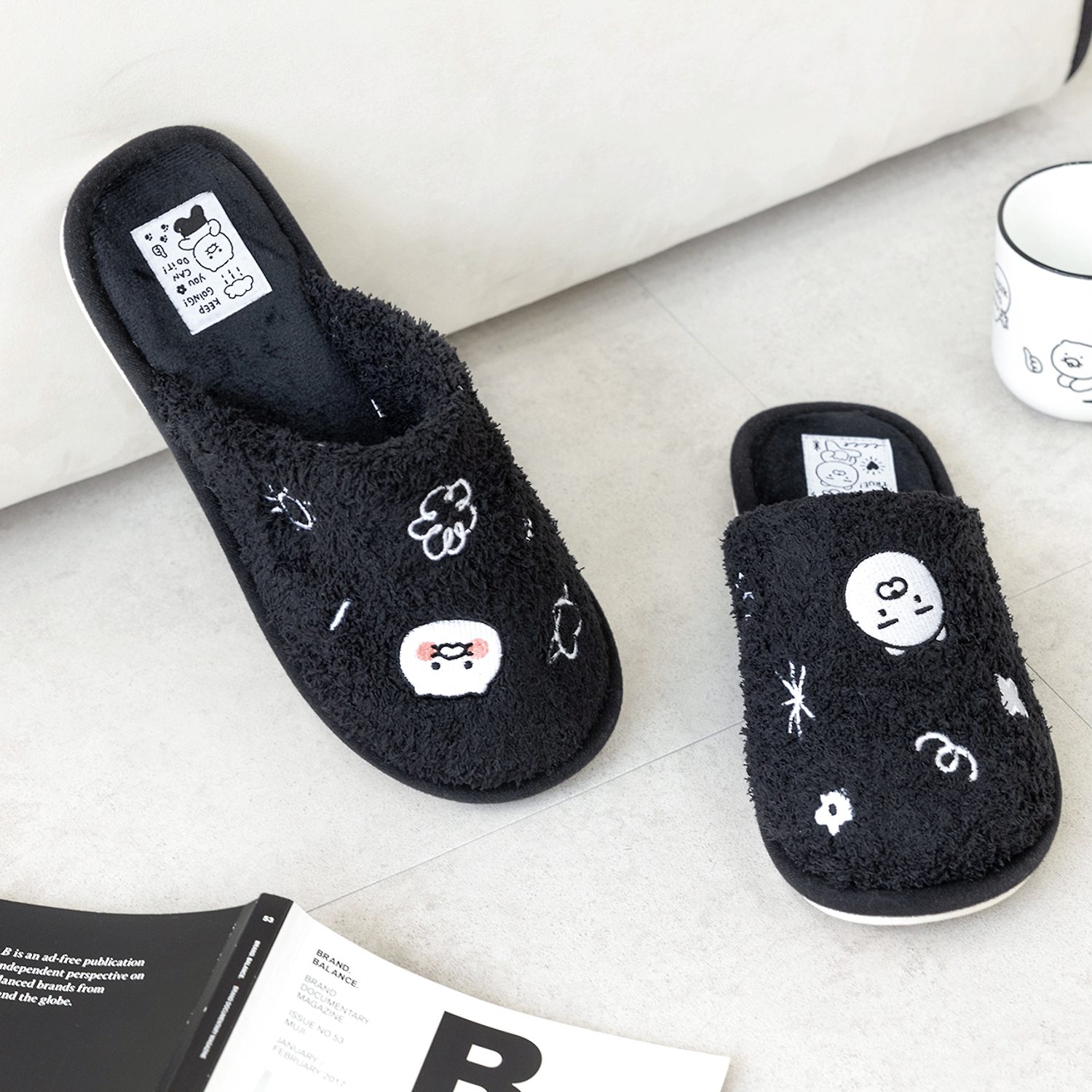 Doodle doodle slippers Ryan Chunsik