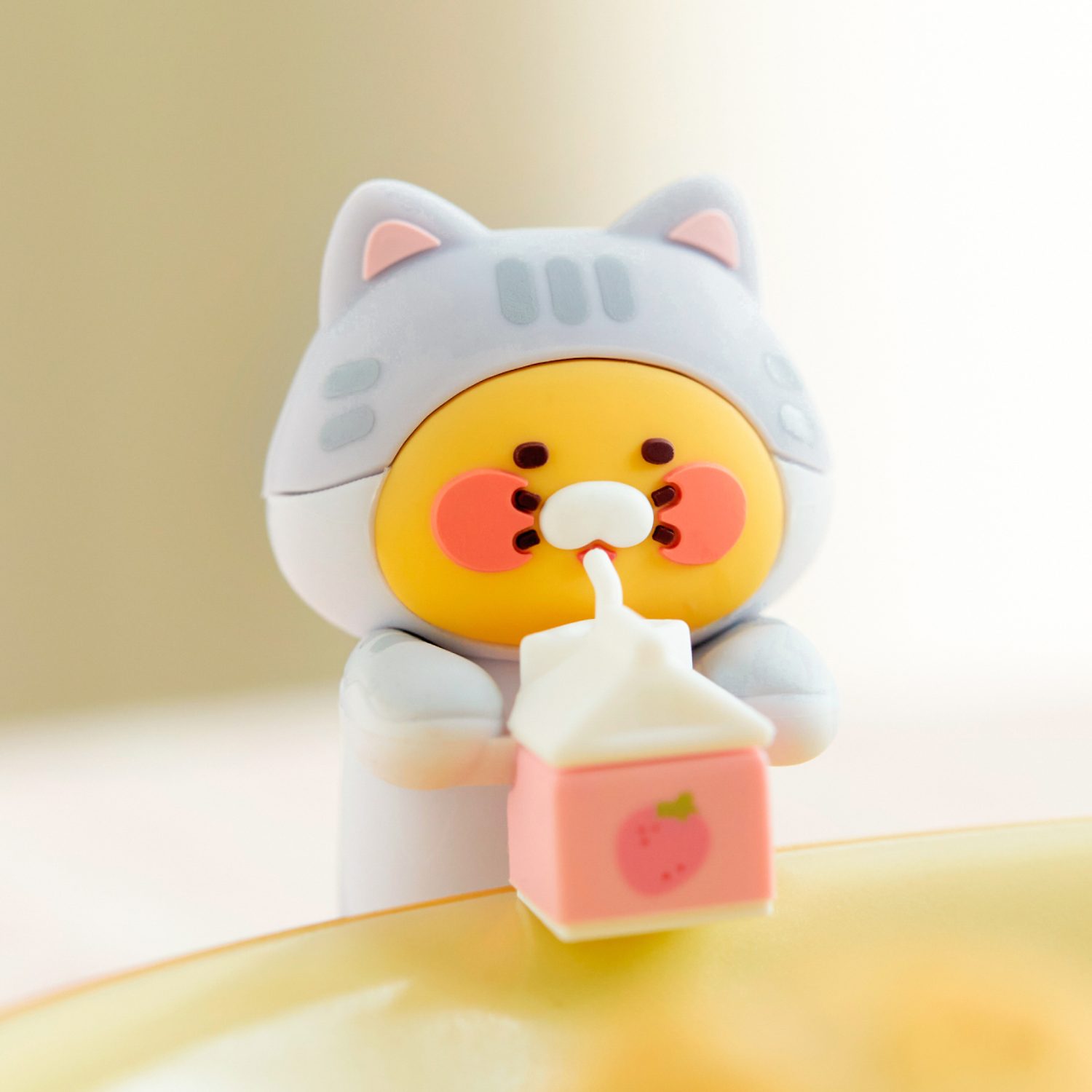 Mini Deco Figure Strawberry Milk Kitten_Spring Meal