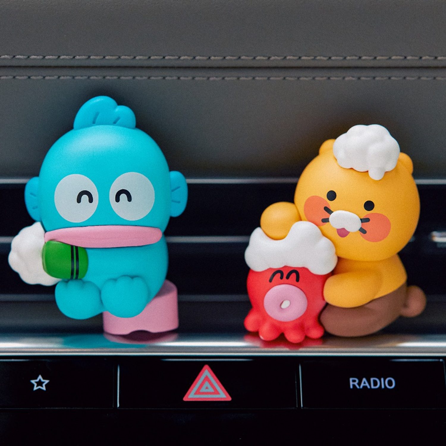 Han Kyo-dong X Friends car air freshener figure set_Chunsik