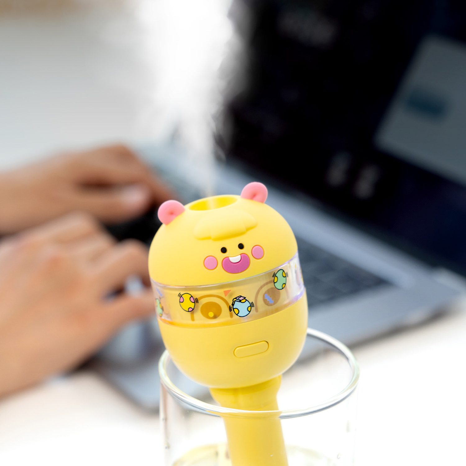 Nine’s Aqua Bottle Stick Cordless Humidifier_Poppy