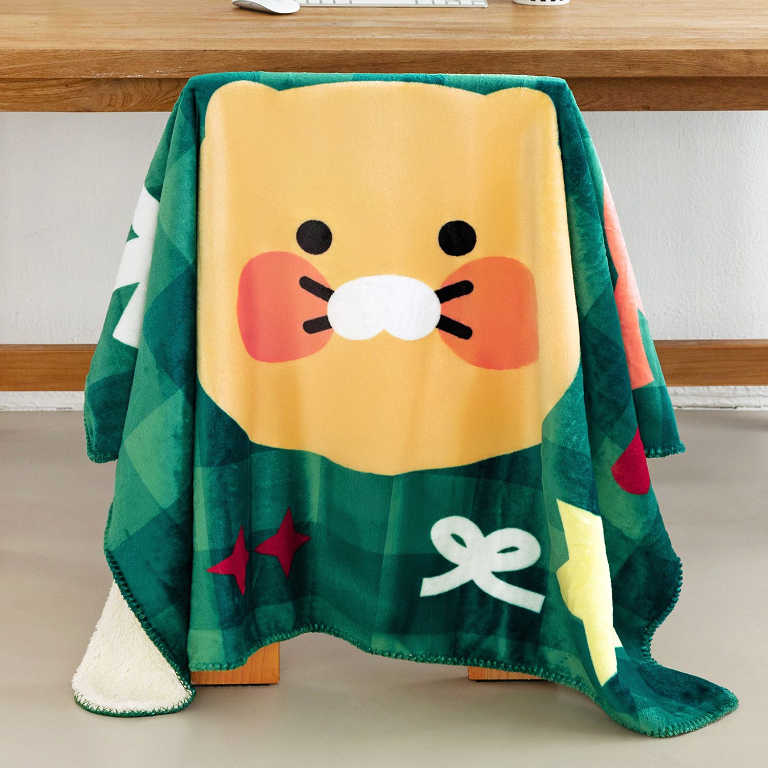 Spring Style Fleece Blanket Pouch Set