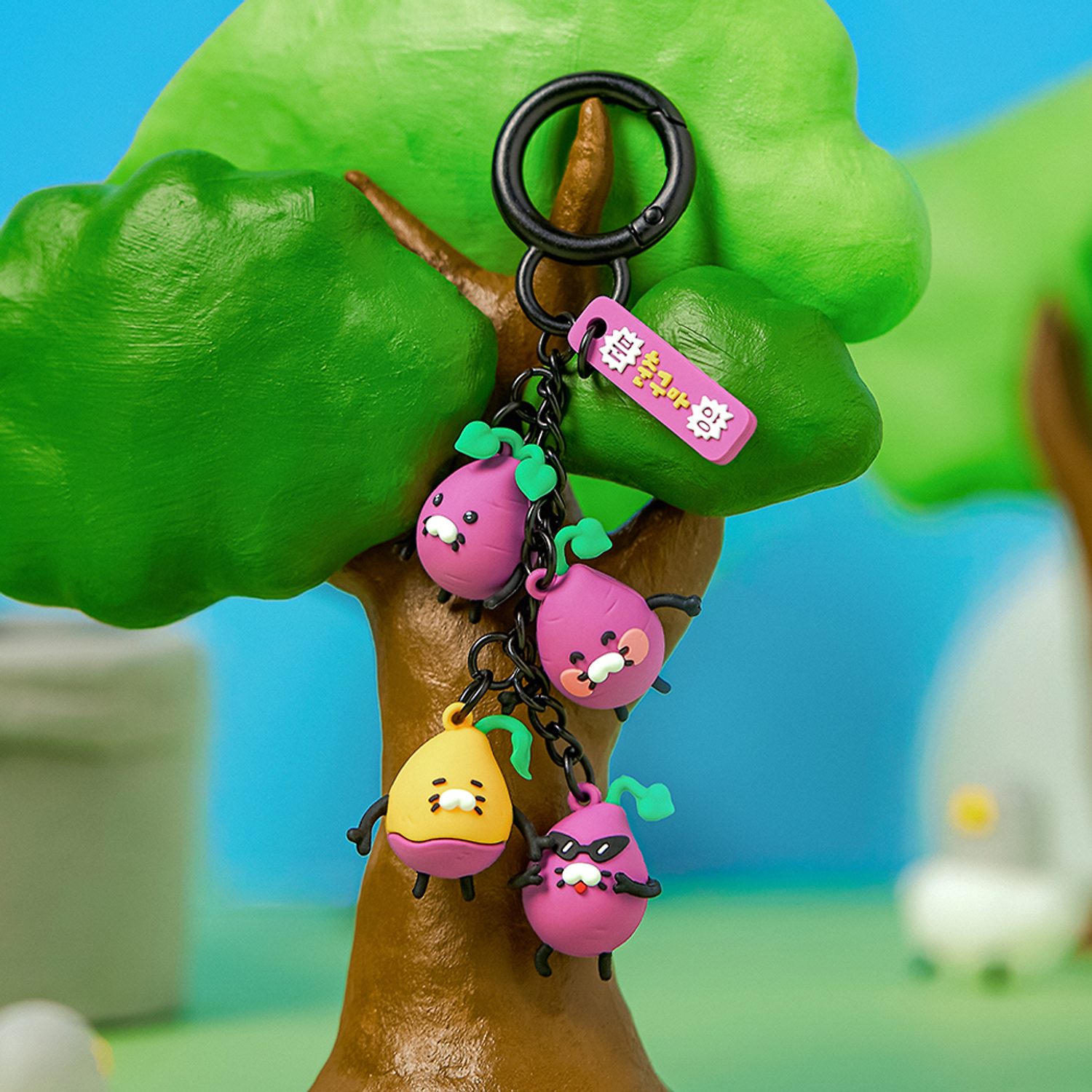 Spring Guma Family Figure Keyring_Spring Guma