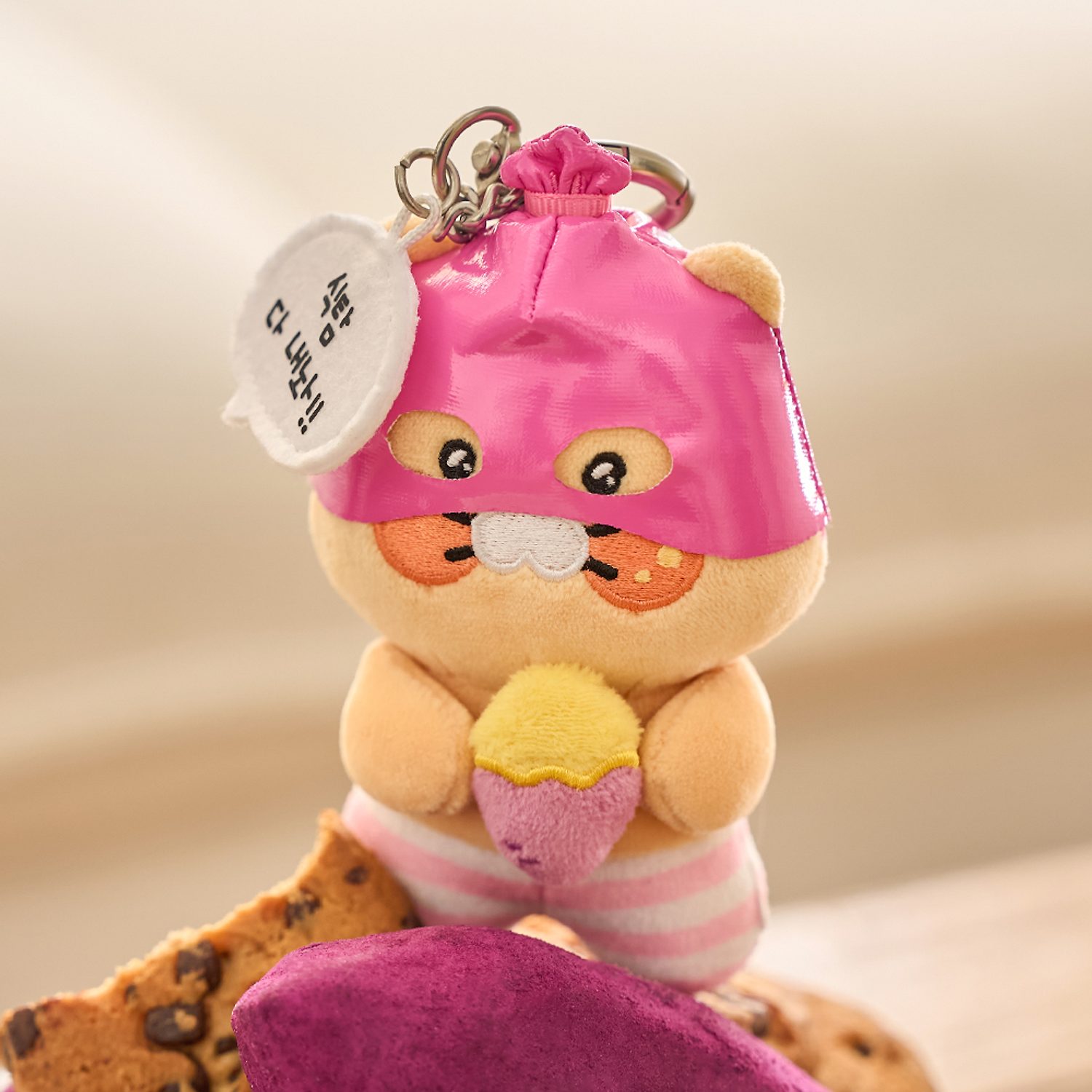 The doll keyring that steals the thief’s food cravings_Chunsik