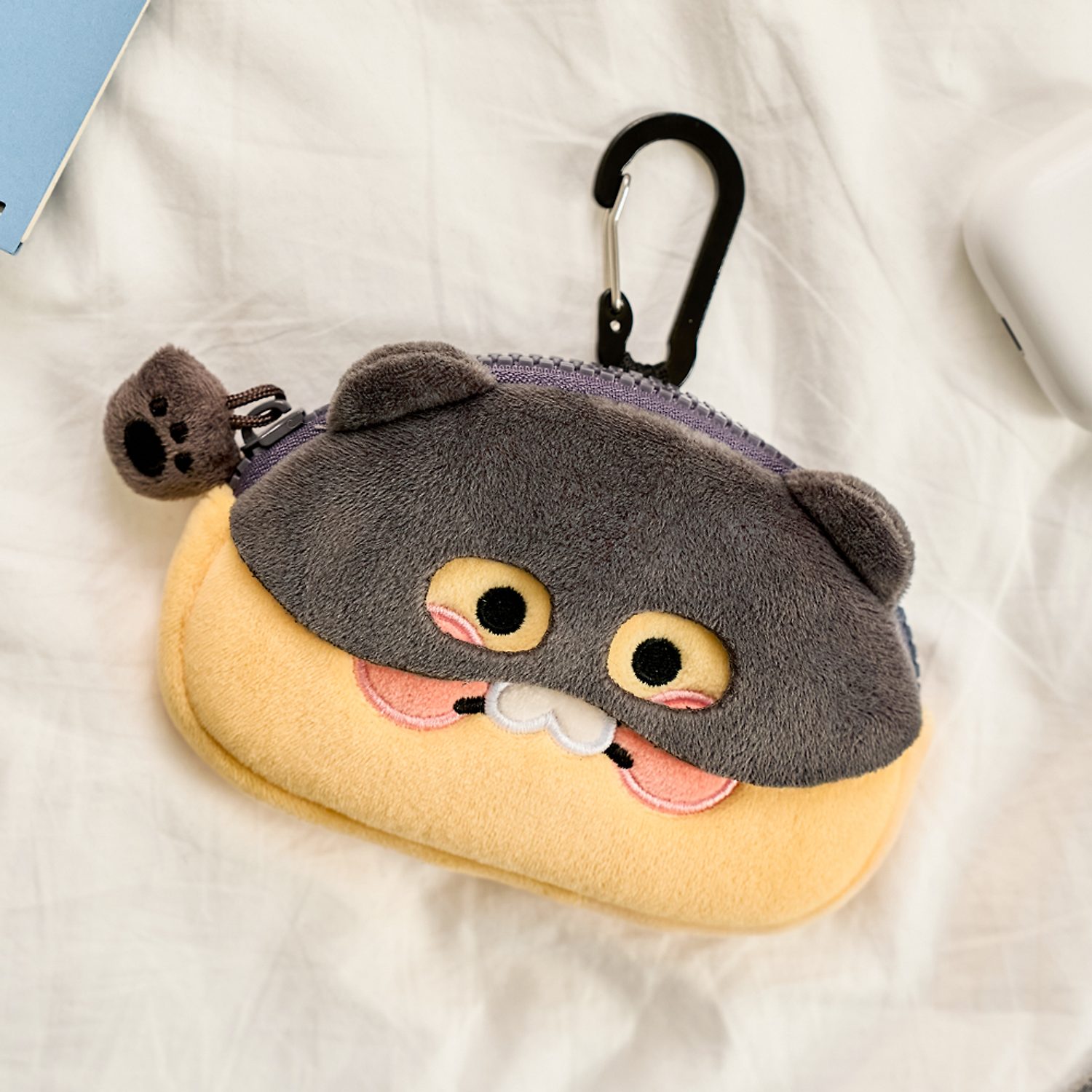 Thief Chun Half Face Pouch_Chunsik