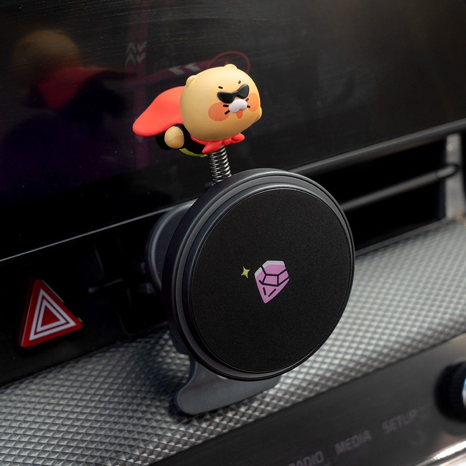 Spring Bus Fly Car Magnetic Wireless Charger Monster Chunsik